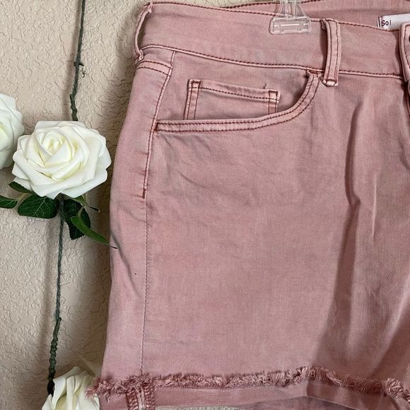 𝅺SOL. Blush Low Rise Midi Double Button Denim Shorts - Size 15 - Picture 5 of 5